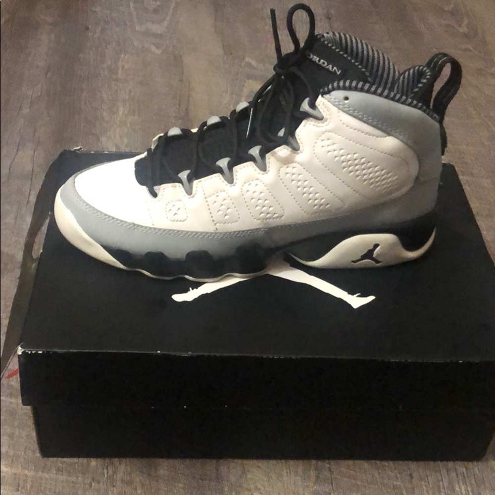 Jordans 5.5 comes w/box willing to Negotiate price